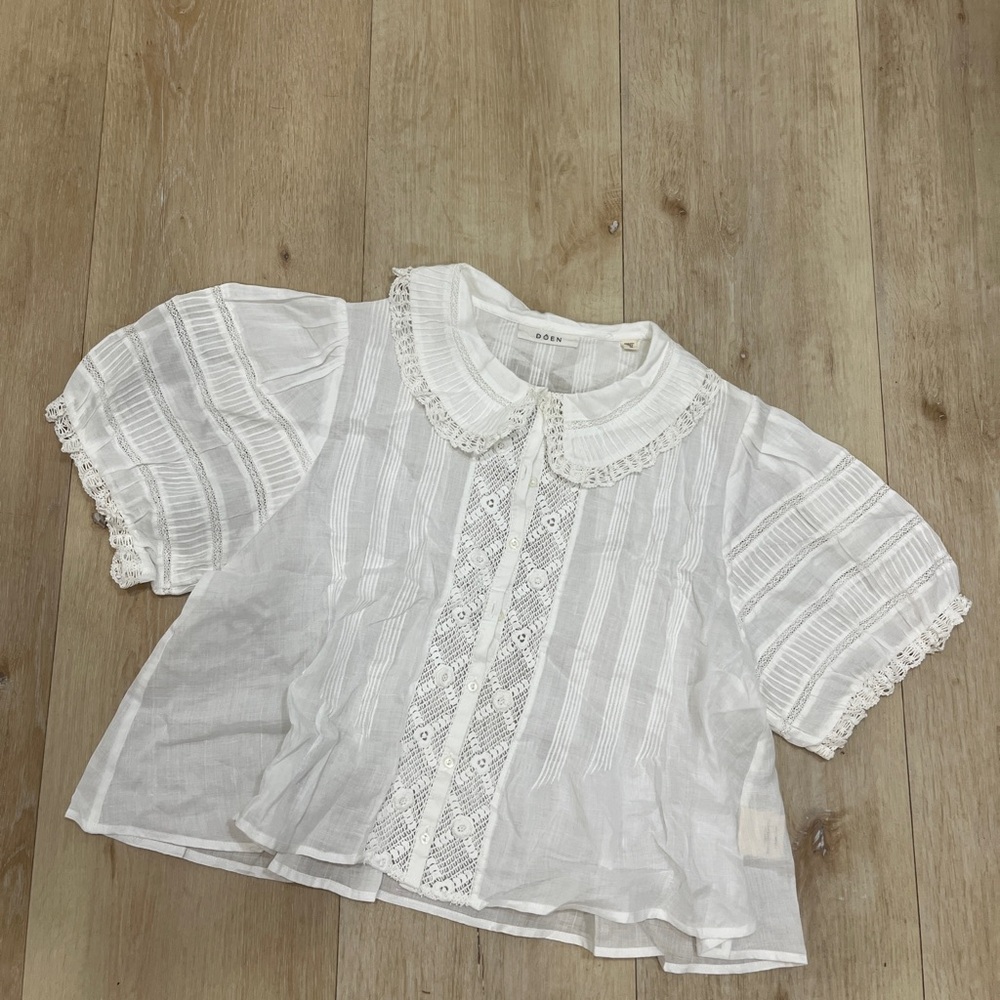 Doen Bernadine Top  White Lace Trim Blouse with Puff Sleeves